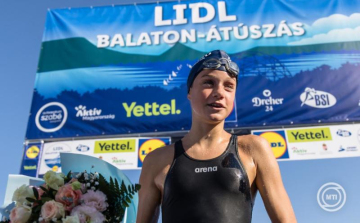 Balaton-átúszás - Nagy Nándor és Békési Eszter volt a leggyorsabb