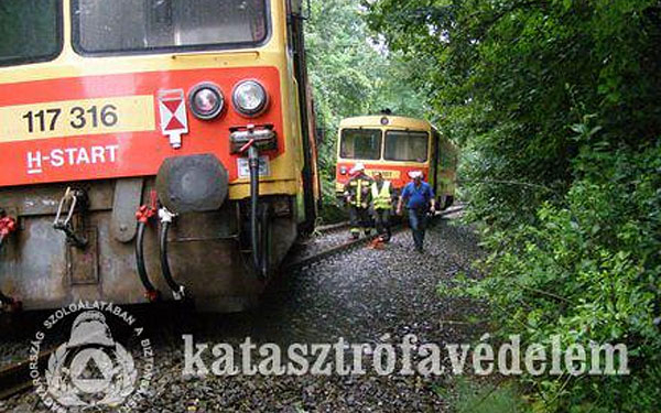 Kisiklott egy személyvonat Szalatnak és Mágocs között
