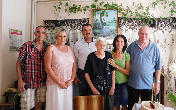 90. születésnapja alkalmából köszöntötték Zóka Istvánné Marika nénit