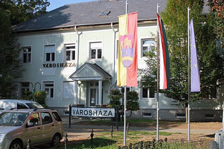 Dombóvár Önkormányzata javaslatokat vár helyi elismerések adományozására