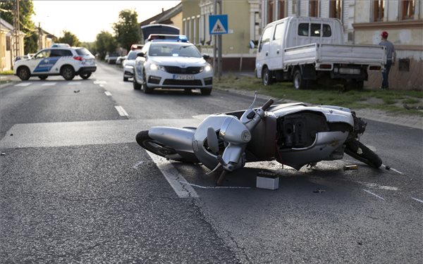 Balesetben meghalt egy segédmotorosos Nagykanizsán