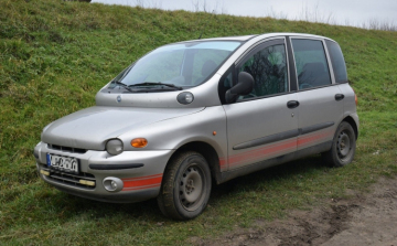 Újra kocsikázni akart a 15 éves fiú, újra elfogták
