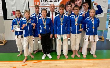 Karate Magyar Bajnokság Sárvár - kilenc fős csapattal indult a Dombóvári Karatesuli