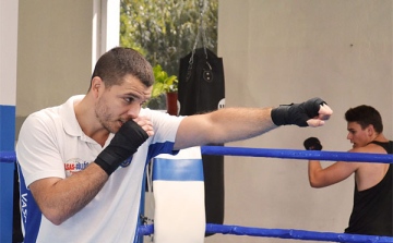 Bacskai Balázs olimpikon tartott rendhagyó bokszedzést Dombóváron