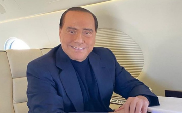 Silvio Berlusconi nem jelöli magát az olasz államfői székbe