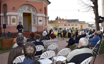 Felavatták Dombó Pál szobrát a Helytörténeti Gyűjtemény épületében