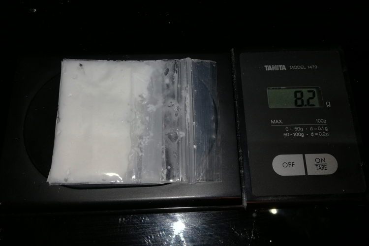 Autóval buktak le a drogkereskedők