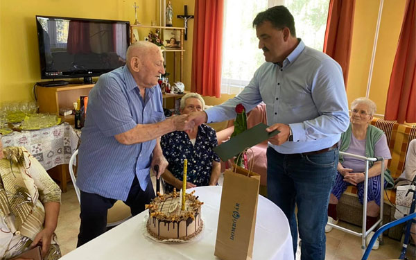 Teszler Jánost 90. születésnapja alkalmából köszöntötte Pintér Szilárd polgármester