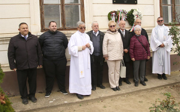 Emléktáblát avattak Göllén az egykori jószágigazgatónak