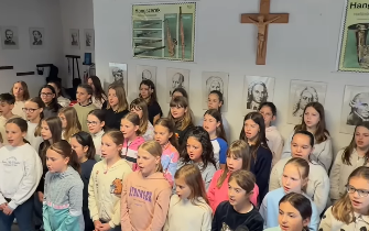 Segítsünk a dombóvári Szt. Orsolya iskola kórusának egy like-kal!