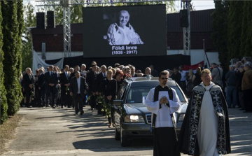 Végső nyugalomra helyezték Földi Imrét Tatabányán