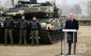 Szalay-Bobrovniczky Kristóf: érkezik a hathavi fegyverpénz