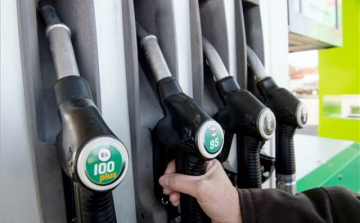 A kormány 575 millió liter üzemanyagot szabadít fel a biztonsági kőolajtermék-készletből