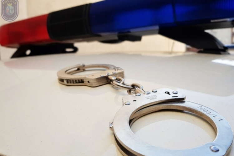 Letartóztattak egy dorogi és egy esztergomi kábítószer-kereskedőt