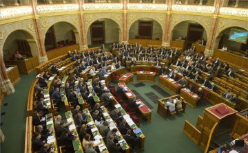 Több mint kétszáz törvényjavaslatot fogadott el a parlament idén