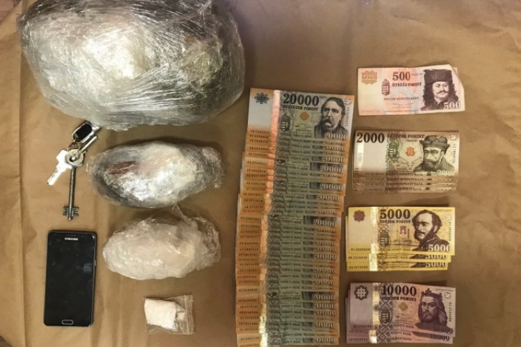 Hívatlan díler költözött a lakásba