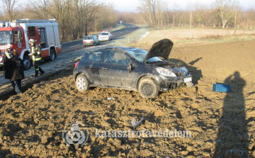 Két balesethez vonultak a dombóvári tűzoltók hétfőn