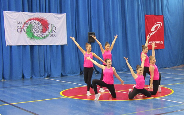 Aranyéremmel tértek haza a Belvárosi aerobic szakkörösei
