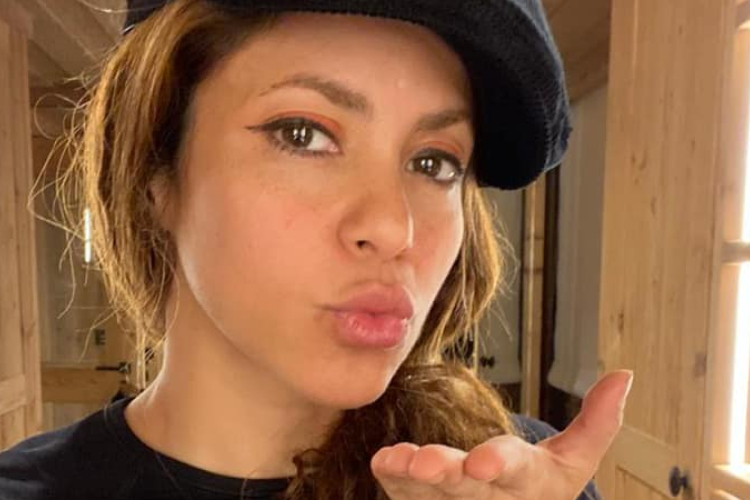 Shakira eladta zenéje jogait